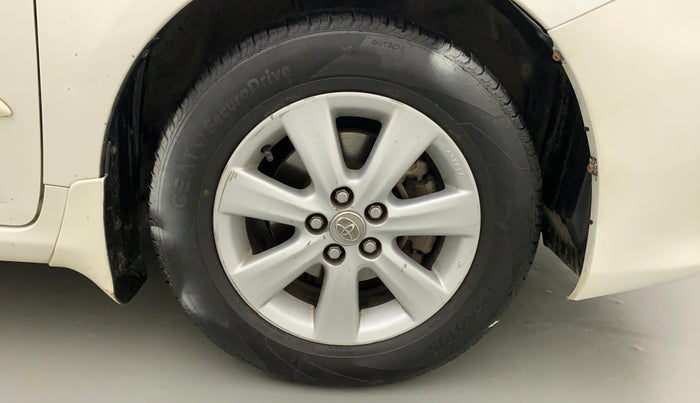 2011 Toyota Corolla Altis G PETROL, Petrol, Manual, 1,03,490 km, Right Front Wheel