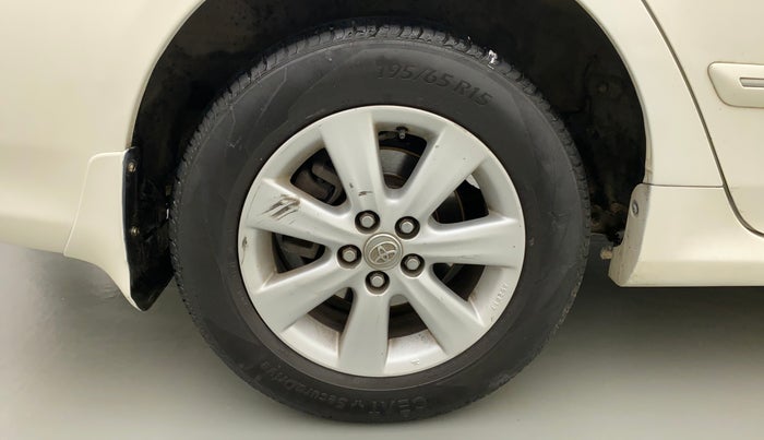 2011 Toyota Corolla Altis G PETROL, Petrol, Manual, 1,03,490 km, Right Rear Wheel