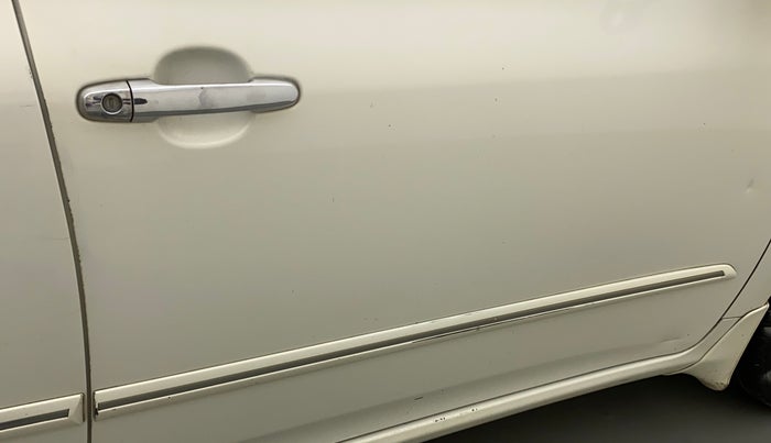 2011 Toyota Corolla Altis G PETROL, Petrol, Manual, 1,03,490 km, Driver-side door - Slightly dented