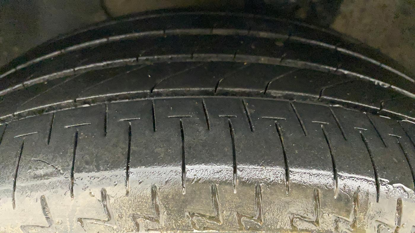 2015 Hyundai Elite i20 ASTA 1.2, Petrol, Manual, 80,101 km, Left Front Tyre Tread