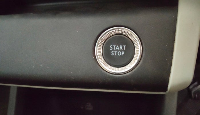 2022 Renault TRIBER RXZ, Petrol, Manual, 36,435 km, Keyless Start/ Stop Button