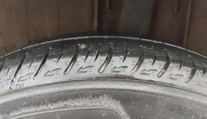 2022 Renault TRIBER RXZ, Petrol, Manual, 36,435 km, Left Rear Tyre Tread