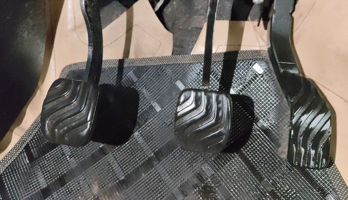 2022 Renault TRIBER RXZ, Petrol, Manual, 36,435 km, Pedals