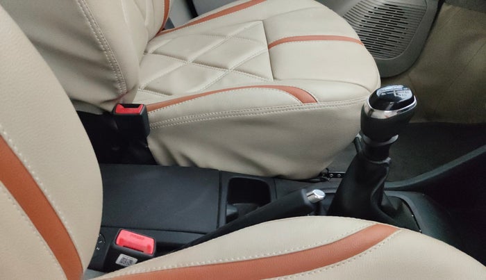 2022 Renault TRIBER RXZ, Petrol, Manual, 36,435 km, Gear Lever