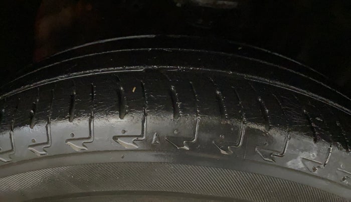 2018 Maruti IGNIS DELTA 1.2, Petrol, Manual, 33,573 km, Right Front Tyre Tread