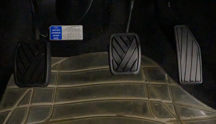 2018 Maruti IGNIS DELTA 1.2, Petrol, Manual, 33,573 km, Pedals