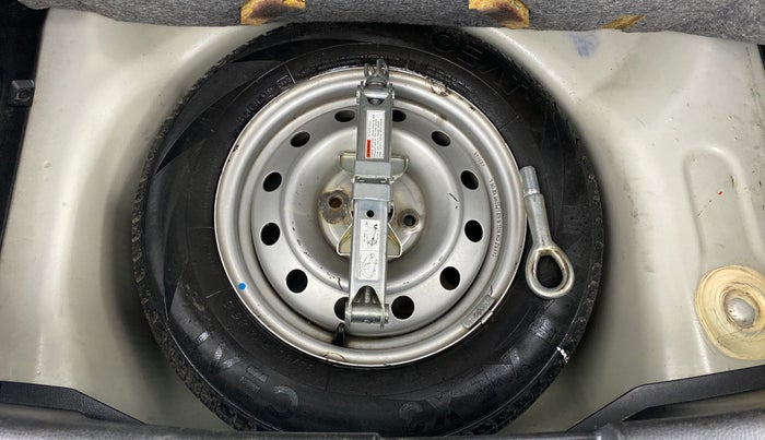 2012 Maruti Swift LXI D, Petrol, Manual, 85,032 km, Dicky (Boot door) - Jack/Tool not available