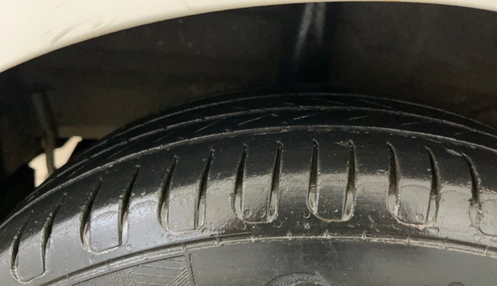 2022 Hyundai NEW SANTRO SPORTZ EXECUTIVE MT CNG, CNG, Manual, 45,702 km, Right Rear Tyre Tread