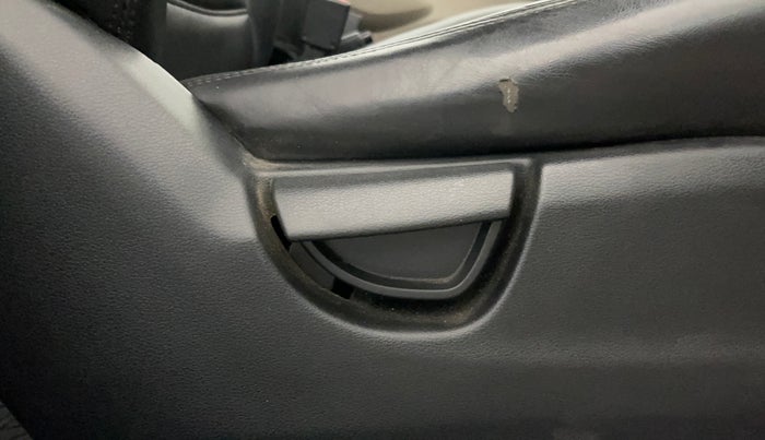 2022 Hyundai NEW SANTRO SPORTZ EXECUTIVE MT CNG, CNG, Manual, 45,702 km, Driver Side Adjustment Panel