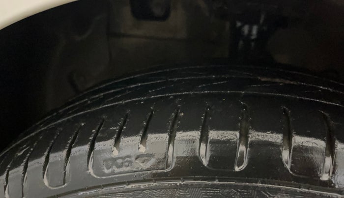 2022 Hyundai NEW SANTRO SPORTZ EXECUTIVE MT CNG, CNG, Manual, 45,702 km, Left Front Tyre Tread