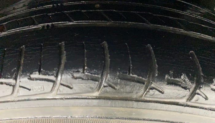 2018 Maruti Ciaz ZETA 1.4  AT PETROL, Petrol, Automatic, 47,266 km, Left Rear Tyre Tread