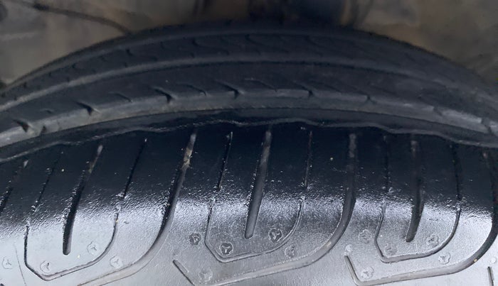 2017 Honda City V MT DIESEL, Diesel, Manual, 50,578 km, Left Front Tyre Tread