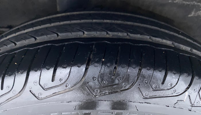 2017 Honda City V MT DIESEL, Diesel, Manual, 50,578 km, Right Rear Tyre Tread