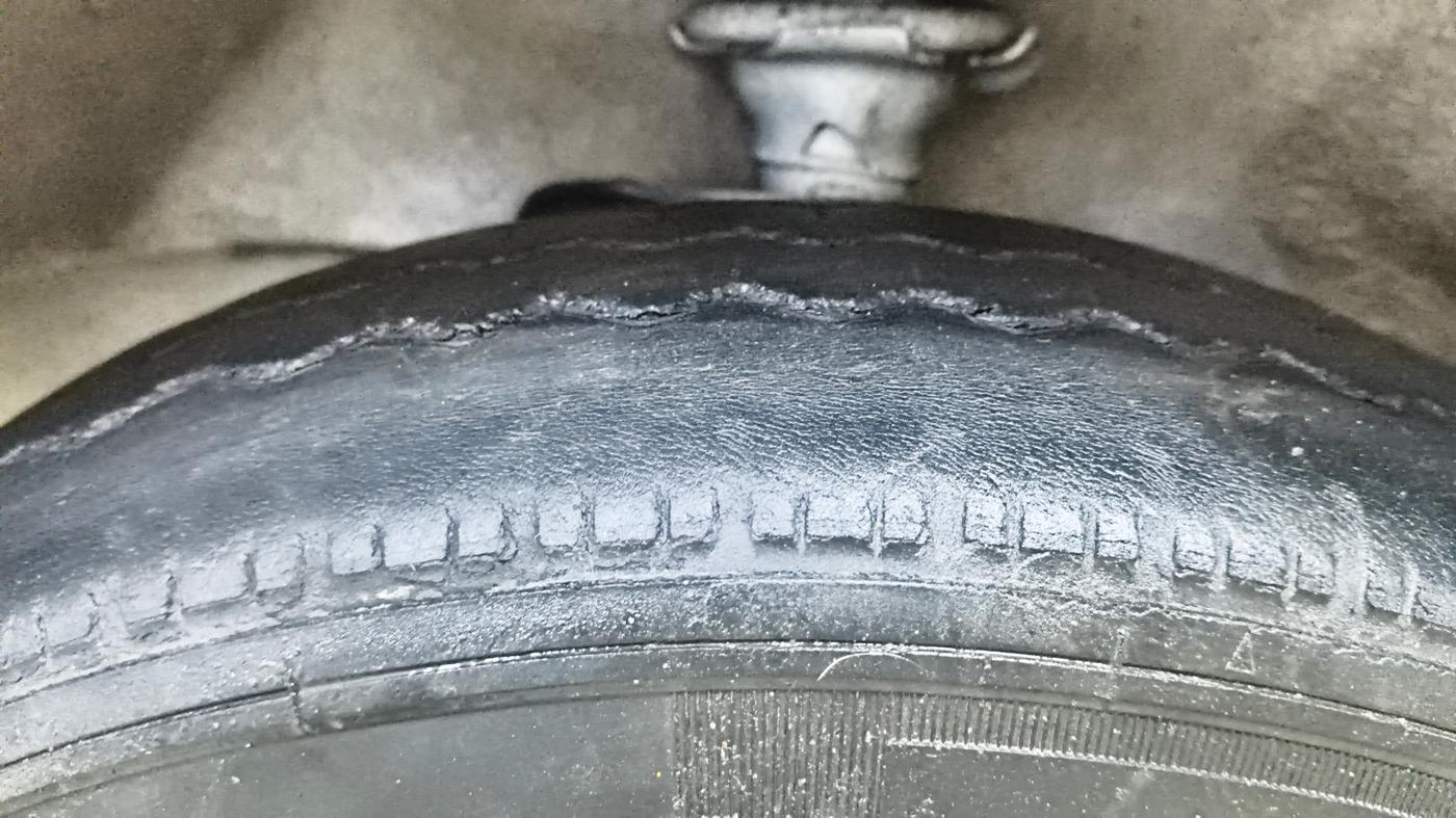 2022 Maruti Eeco 7 STR STD(O), Petrol, Manual, 47,917 km, Left Front Tyre Tread