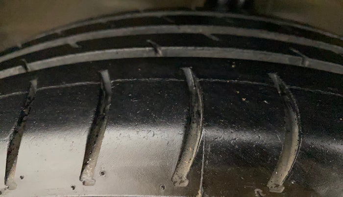 2015 Maruti Wagon R 1.0 LXI CNG, CNG, Manual, 56,656 km, Left Front Tyre Tread