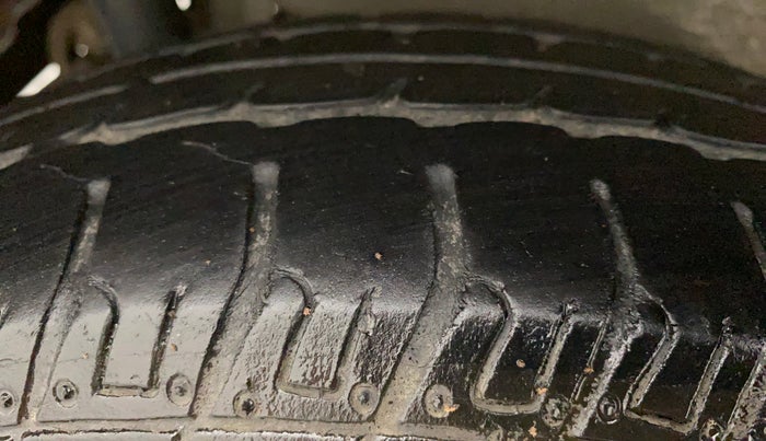 2015 Maruti Wagon R 1.0 LXI CNG, CNG, Manual, 56,656 km, Right Rear Tyre Tread