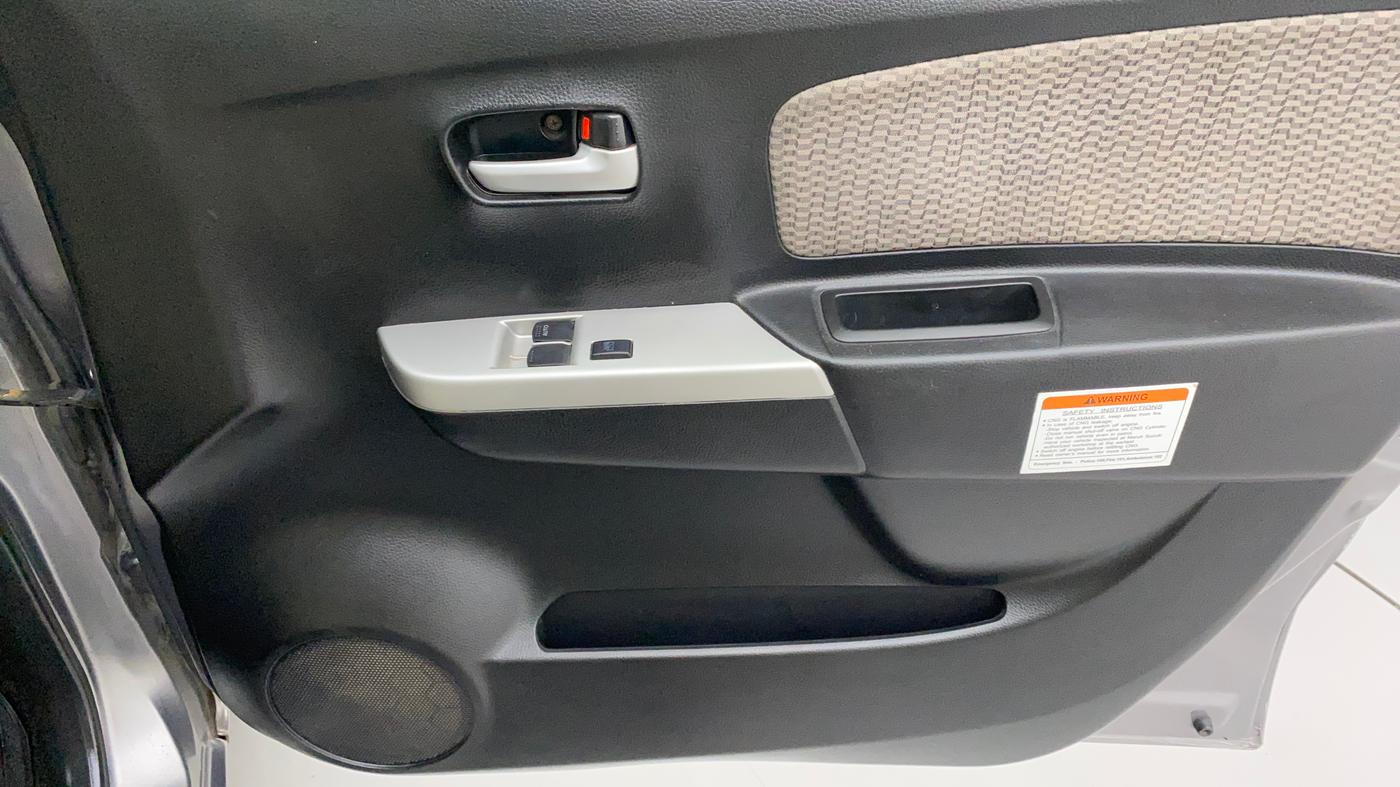 2015 Maruti Wagon R 1.0 LXI CNG, CNG, Manual, 56,656 km, Driver Side Door Panels Control