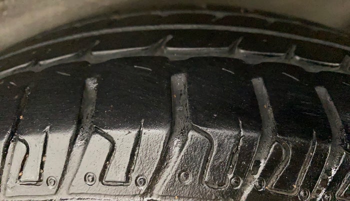 2015 Maruti Wagon R 1.0 LXI CNG, CNG, Manual, 56,656 km, Left Rear Tyre Tread