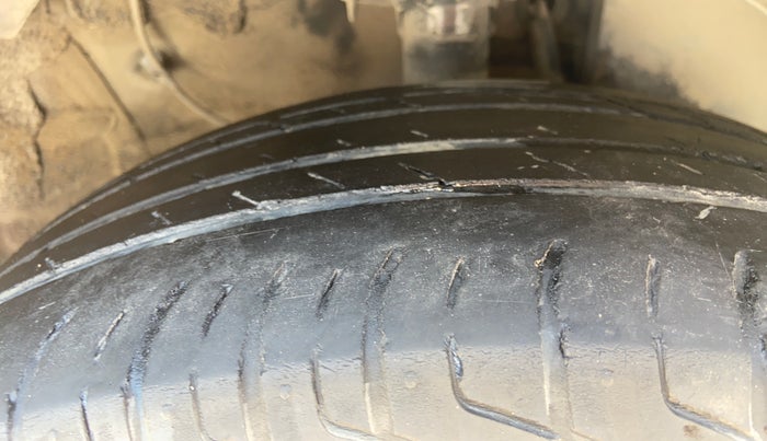 2020 KIA SONET GTX PLUS 1.0 DCT, Petrol, Automatic, 1,35,170 km, Right Front Tyre Tread