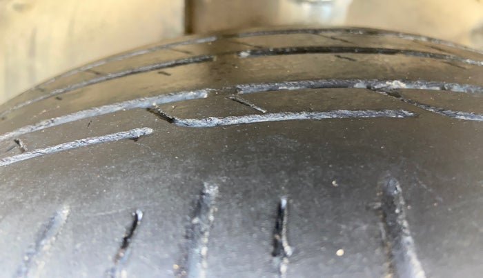 2020 KIA SONET GTX PLUS 1.0 DCT, Petrol, Automatic, 1,35,170 km, Left Front Tyre Tread