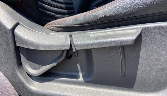 2020 KIA SONET GTX PLUS 1.0 DCT, Petrol, Automatic, 1,35,170 km, Driver Side Adjustment Panel