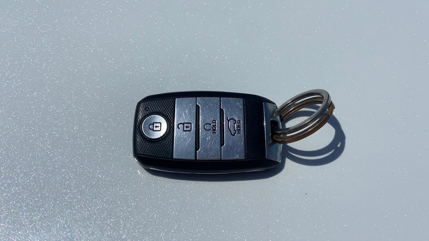 2020 KIA SONET GTX PLUS 1.0 DCT, Petrol, Automatic, 1,35,170 km, Key Close Up
