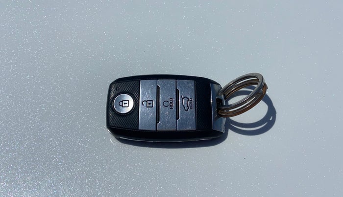 2020 KIA SONET GTX PLUS 1.0 DCT, Petrol, Automatic, 1,35,170 km, Key Close Up