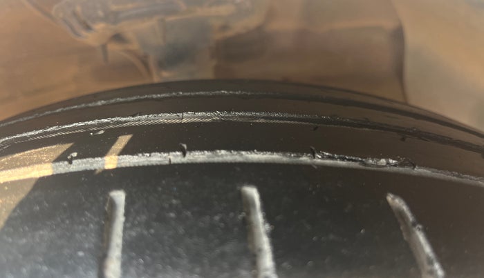 2021 Hyundai GRAND I10 NIOS ASTA 1.2 KAPPA VTVT, Petrol, Manual, 1,37,594 km, Right Front Tyre Tread