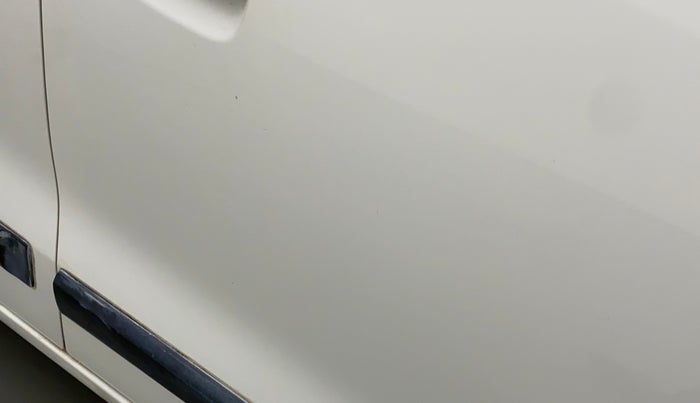 2014 Maruti Wagon R 1.0 LXI CNG, CNG, Manual, 86,447 km, Driver-side door - Minor scratches