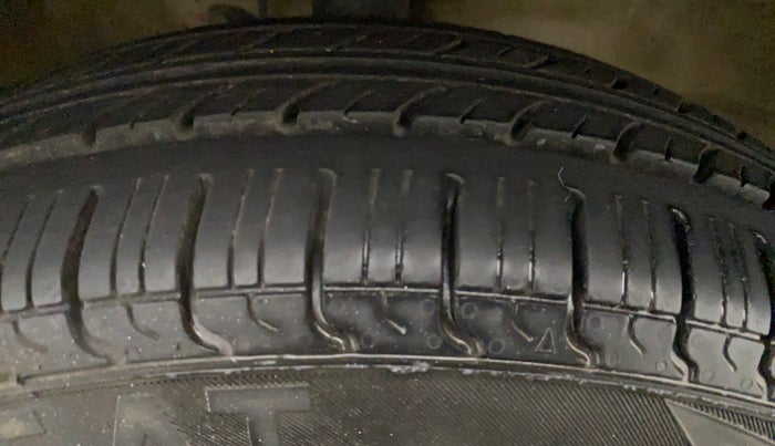 2014 Maruti Wagon R 1.0 LXI CNG, CNG, Manual, 86,447 km, Left Rear Tyre Tread