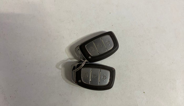 2015 Hyundai Grand i10 ASTA AT 1.2 KAPPA VTVT, Petrol, Automatic, 27,277 km, Key Close Up