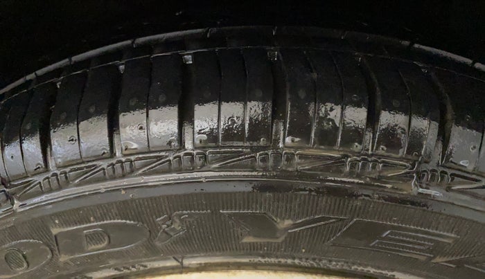 2015 Hyundai Grand i10 ASTA AT 1.2 KAPPA VTVT, Petrol, Automatic, 27,277 km, Right Front Tyre Tread