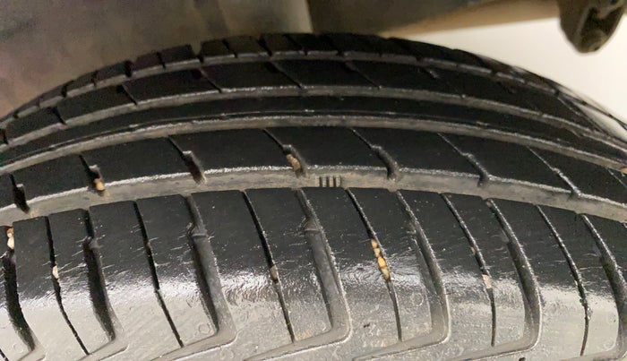 2019 Renault Kwid RXT 1.0 (O), Petrol, Manual, 18,351 km, Left Rear Tyre Tread