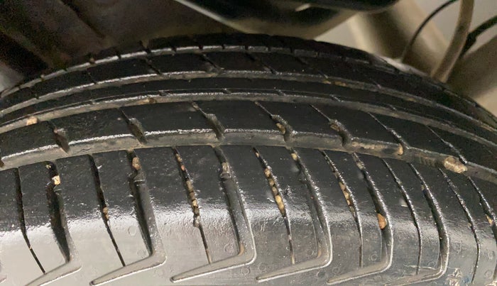 2019 Renault Kwid RXT 1.0 (O), Petrol, Manual, 18,351 km, Right Rear Tyre Tread