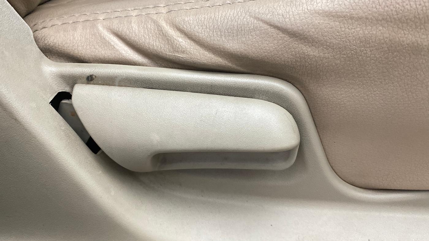 2017 Maruti Swift Dzire VXI, Petrol, Manual, 1,30,667 km, Driver Side Adjustment Panel
