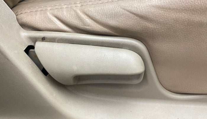 2017 Maruti Swift Dzire VXI, Petrol, Manual, 1,30,667 km, Driver Side Adjustment Panel