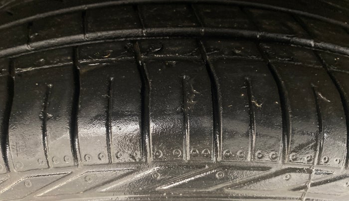 2021 Tata NEXON XMA SUNROOF PETROL, Petrol, Automatic, 50,214 km, Left Front Tyre Tread