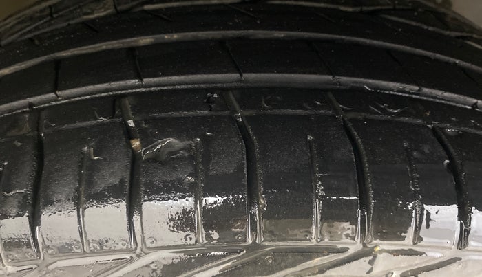 2021 Tata NEXON XMA SUNROOF PETROL, Petrol, Automatic, 50,214 km, Right Rear Tyre Tread