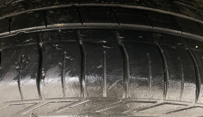 2021 Tata NEXON XMA SUNROOF PETROL, Petrol, Automatic, 50,214 km, Left Rear Tyre Tread