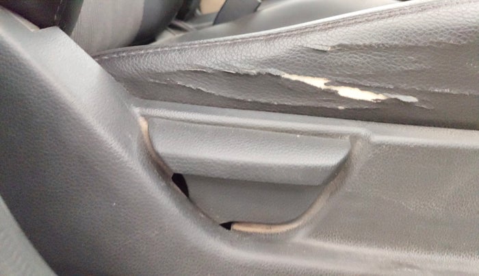 2013 Hyundai Eon SPORTZ, Petrol, Manual, 89,695 km, Driver Side Adjustment Panel