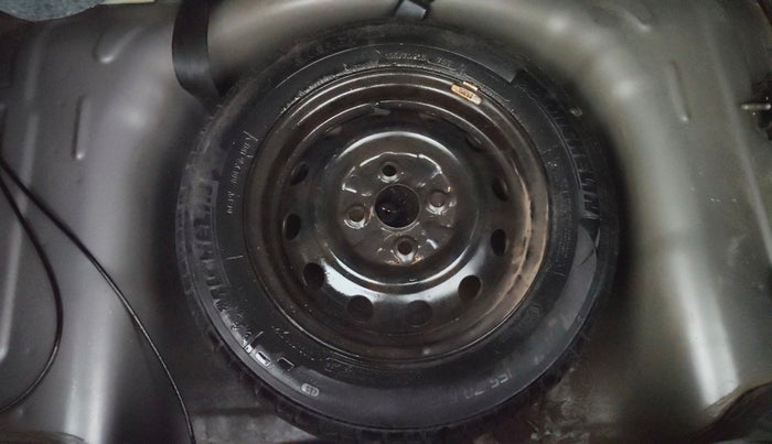 2013 Hyundai Eon SPORTZ, Petrol, Manual, 89,695 km, Spare Tyre