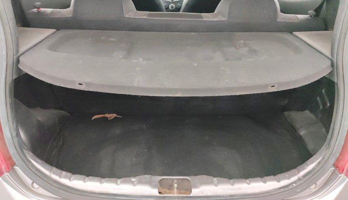 2013 Hyundai Eon SPORTZ, Petrol, Manual, 89,695 km, Boot Inside