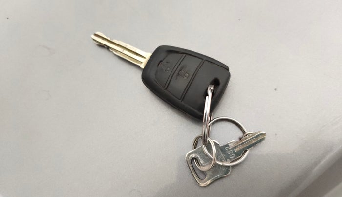 2013 Hyundai Eon SPORTZ, Petrol, Manual, 89,695 km, Key Close Up