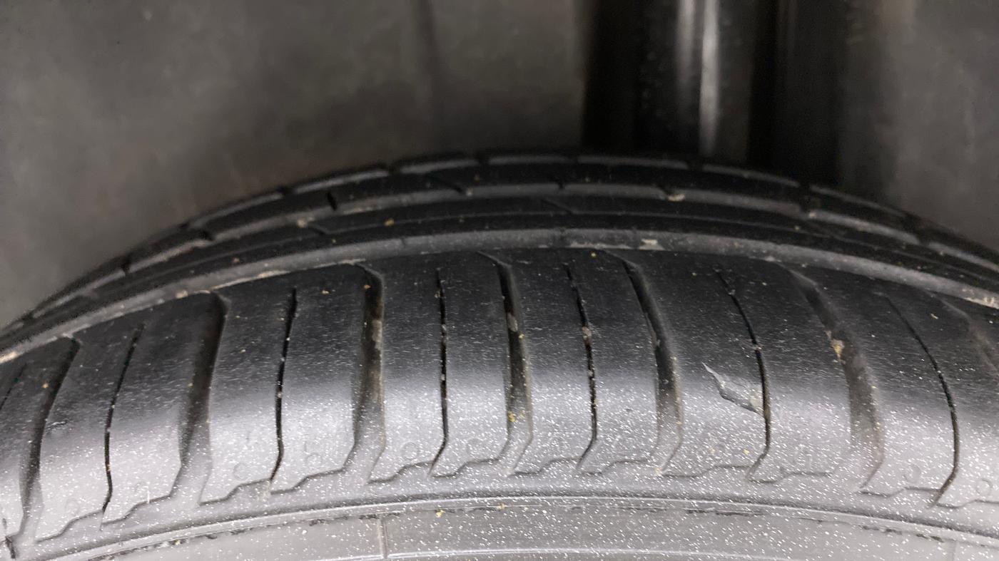 2018 Maruti Ciaz ZETA 1.4  MT PETROL, Petrol, Manual, 64,795 km, Left Rear Tyre Tread