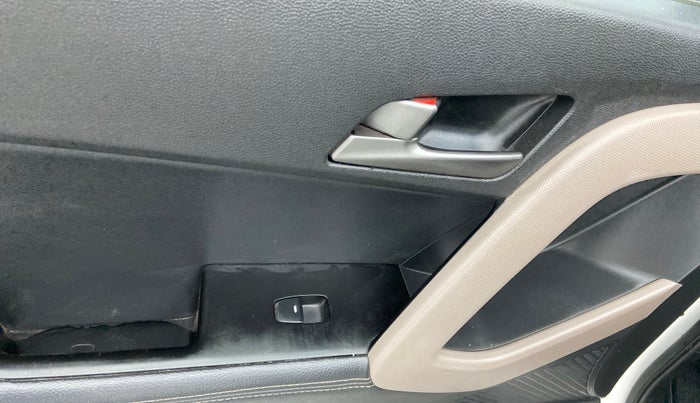 2017 Hyundai Creta SX (O) 1.6 DIESEL, Diesel, Manual, 77,685 km, Left front window switch / handle - Switch/handle not functional