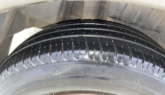 2018 Maruti Dzire VXI AMT, Petrol, Automatic, 44,042 km, Right Rear Tyre Tread