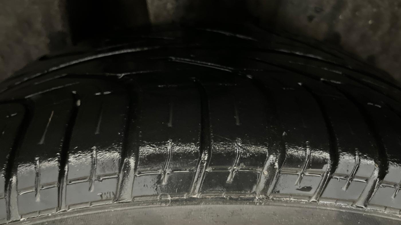 2018 Jeep Compass LIMITED PLUS PETROL AT, Petrol, Automatic, 94,720 km, Right Rear Tyre Tread
