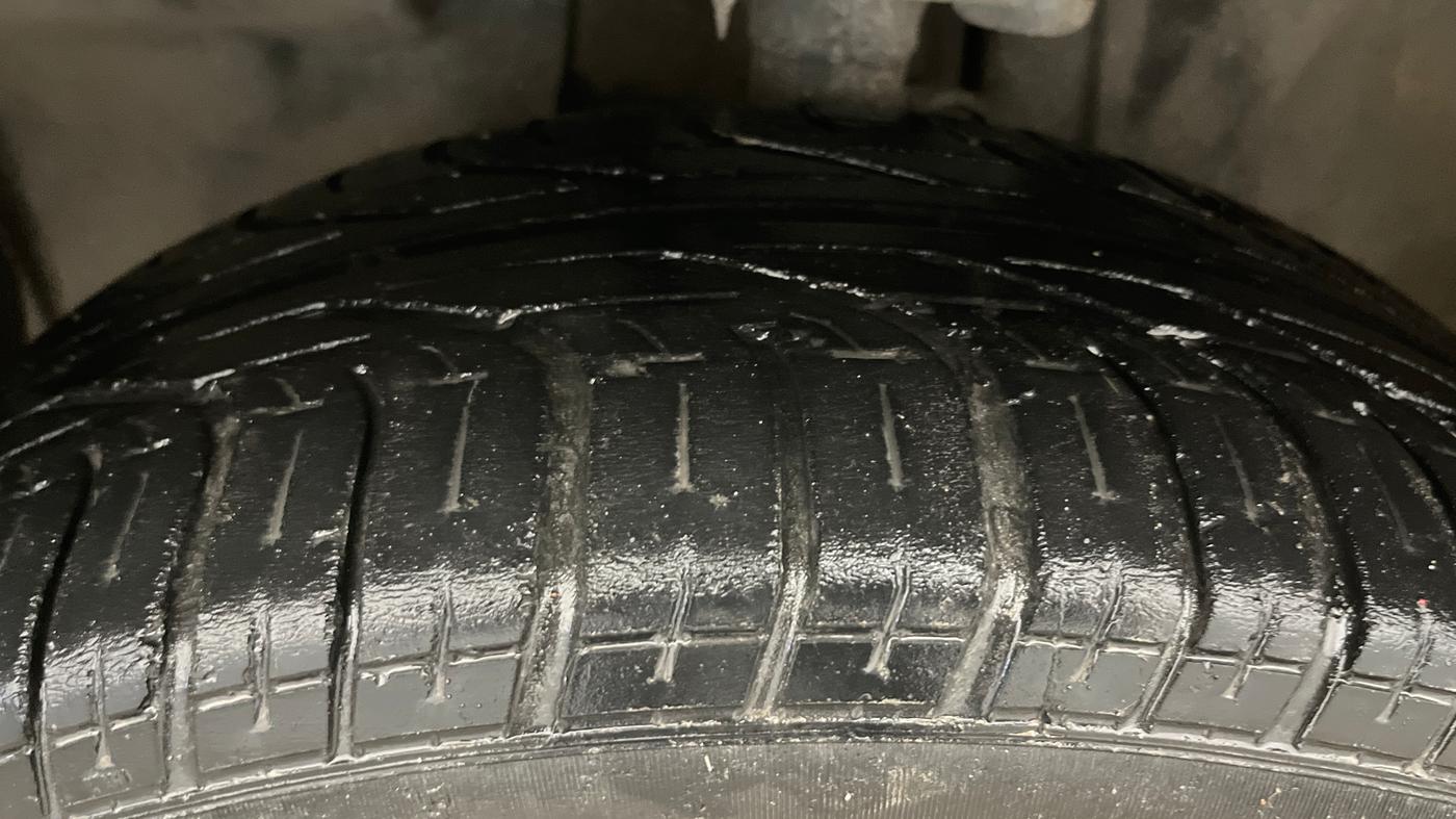 2018 Jeep Compass LIMITED PLUS PETROL AT, Petrol, Automatic, 94,720 km, Left Front Tyre Tread