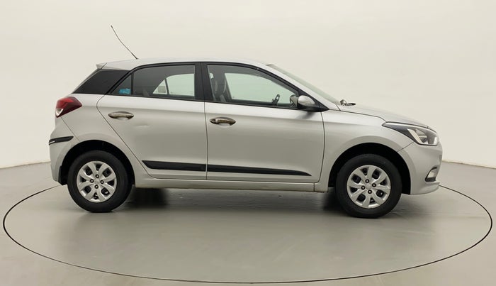 2017 Hyundai Elite i20 SPORTZ 1.2, Petrol, Manual, 43,456 km, Right Side View