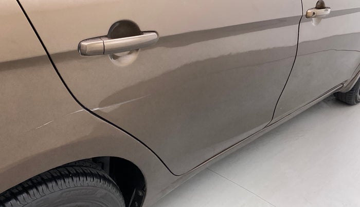 2016 Maruti Ciaz VXI, Petrol, Manual, 69,827 km, Right rear door - Slightly dented